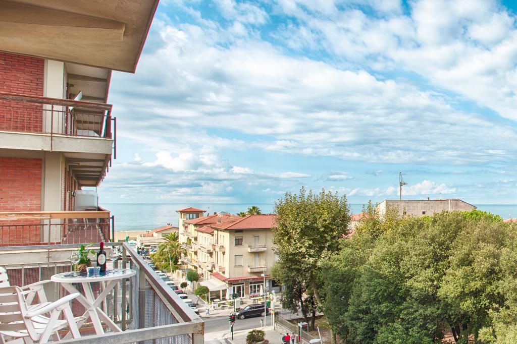 Versilia Residence 利多迪卡马约雷 外观 照片